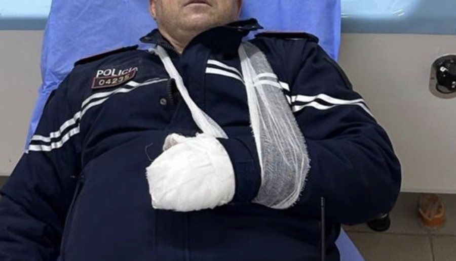 Protesta e opozit&euml;s, Rama shp&euml;rthen me gjuh&euml; fyese ndaj