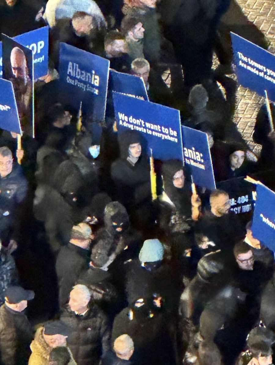 Protesta e opozit&euml;s, Rama shp&euml;rthen me gjuh&euml; fyese ndaj