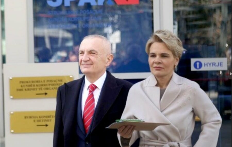 P&euml;rfundon seanca n&euml; GJKKO p&euml;r Met&euml;n dhe Kryemadhin, avokati