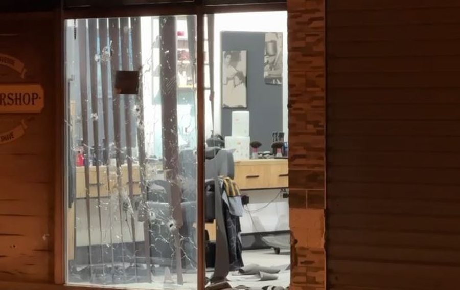 T&euml; sht&euml;na me arm&euml; n&euml; Lezh&euml;, plagoset nj&euml; person