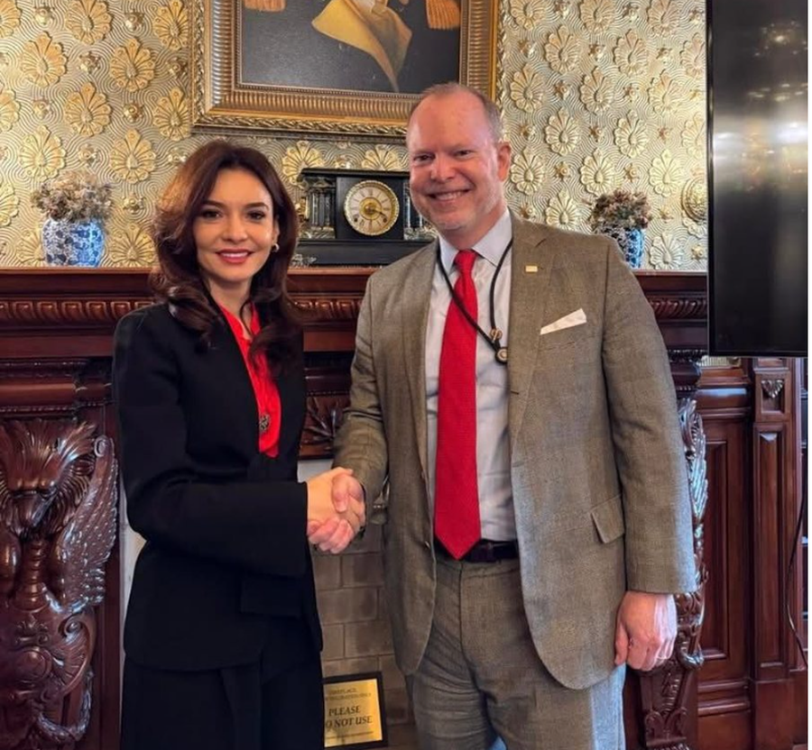 Foto n&euml; zyrat e k&euml;shilltar&euml;ve, apo takim n&euml;