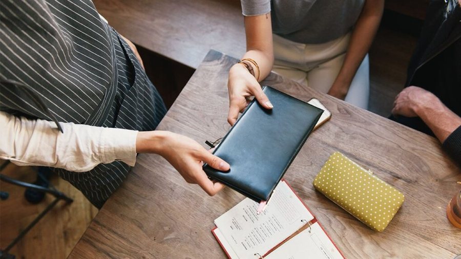 Kur bakshishi b&euml;het problem p&euml;r p&euml;rvoj&euml;n e klientit