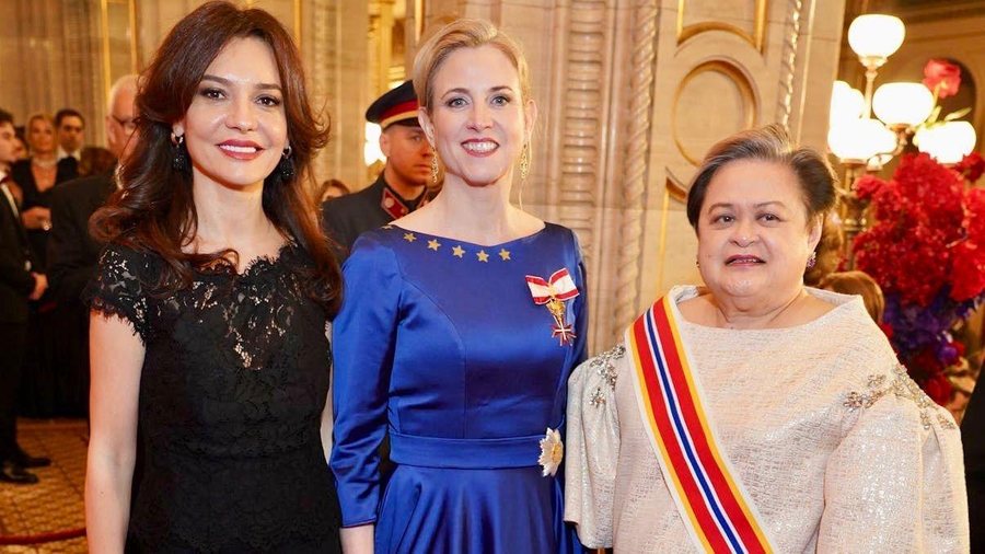 Nga lozha e art&euml; n&euml; Vjen&euml; te seanca e shtyr&euml; n&euml;