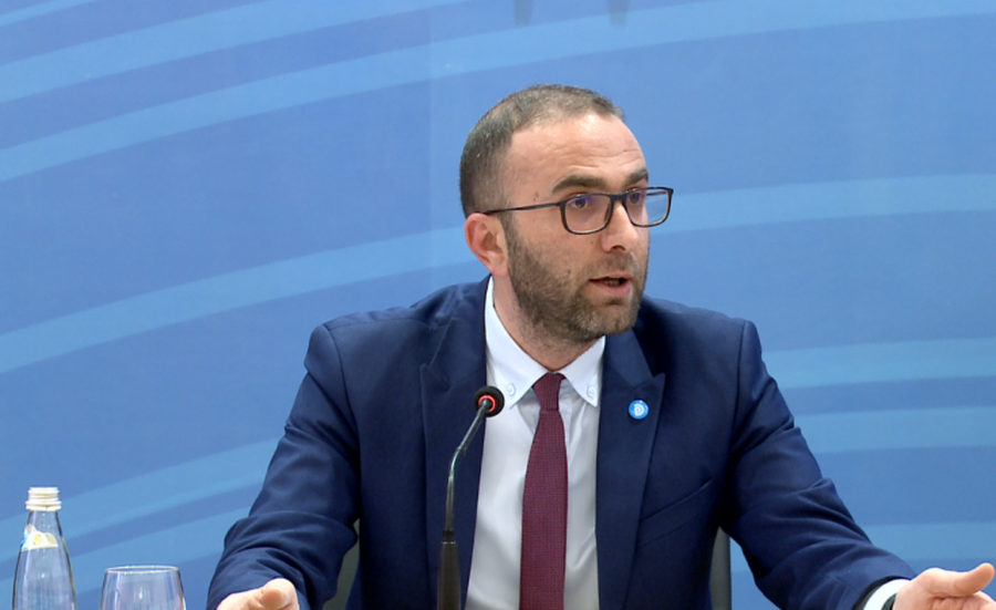 Gazment Bardhi: Rama po vendos mburojë për veten nga SPAK përmes