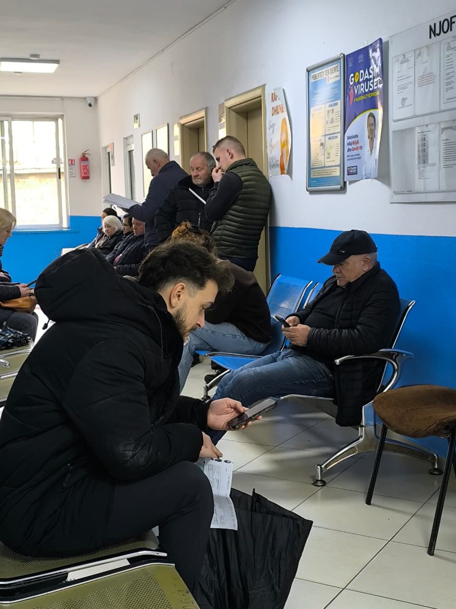 Radh&euml; edhe n&euml; Poliklinik&euml;n nr.7, qytetar&euml;t