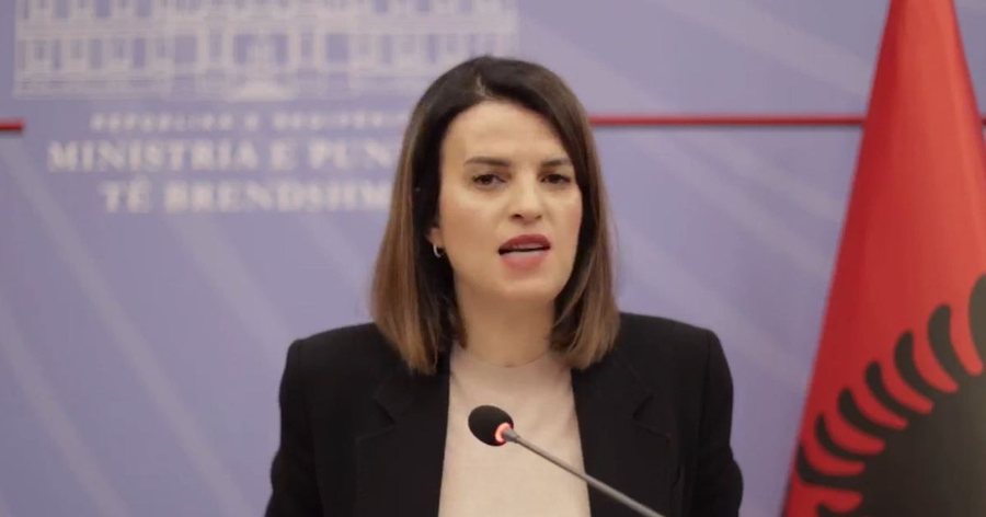Protesta e opozitës/ Reagon ministrja Koçiu: Shfaqje e shëmtuar