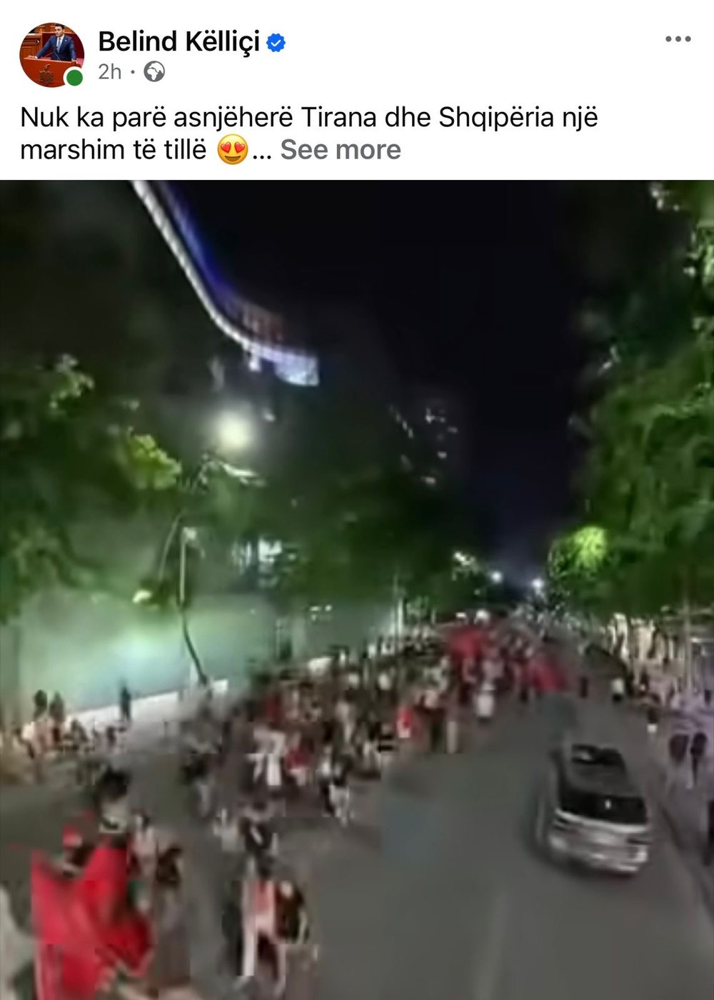 Ekskursionisti i Berish&euml;s i jep zem&euml;r protestuesve&hellip; nga