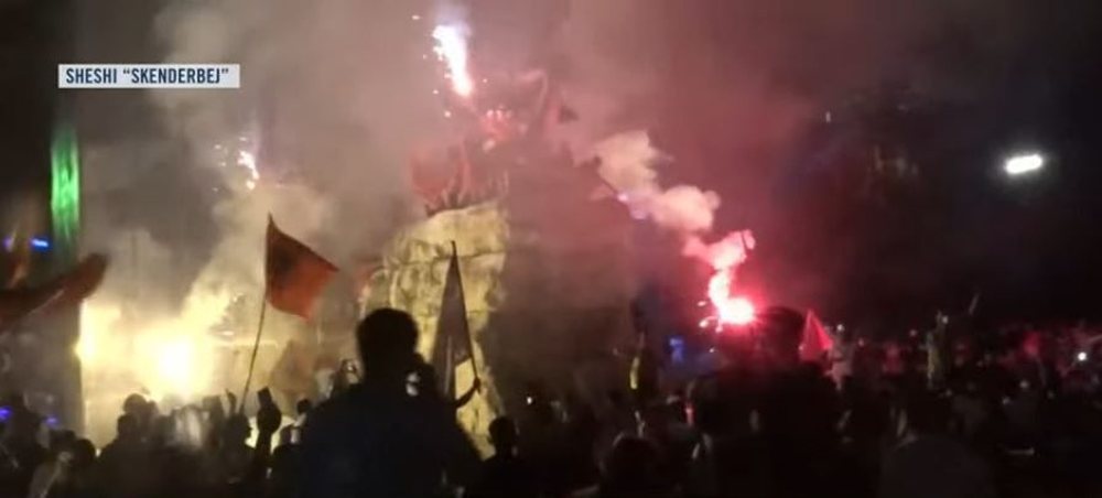 Protesta e dit&euml;s s&euml; 14-t&euml; mbyllet me marshim n&euml;p&euml;r