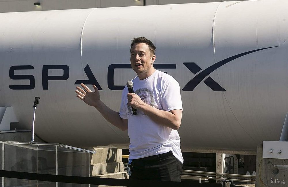Elon Musk humbet statusin e trilionerit, por mbetet njeriu m&euml; i pasur