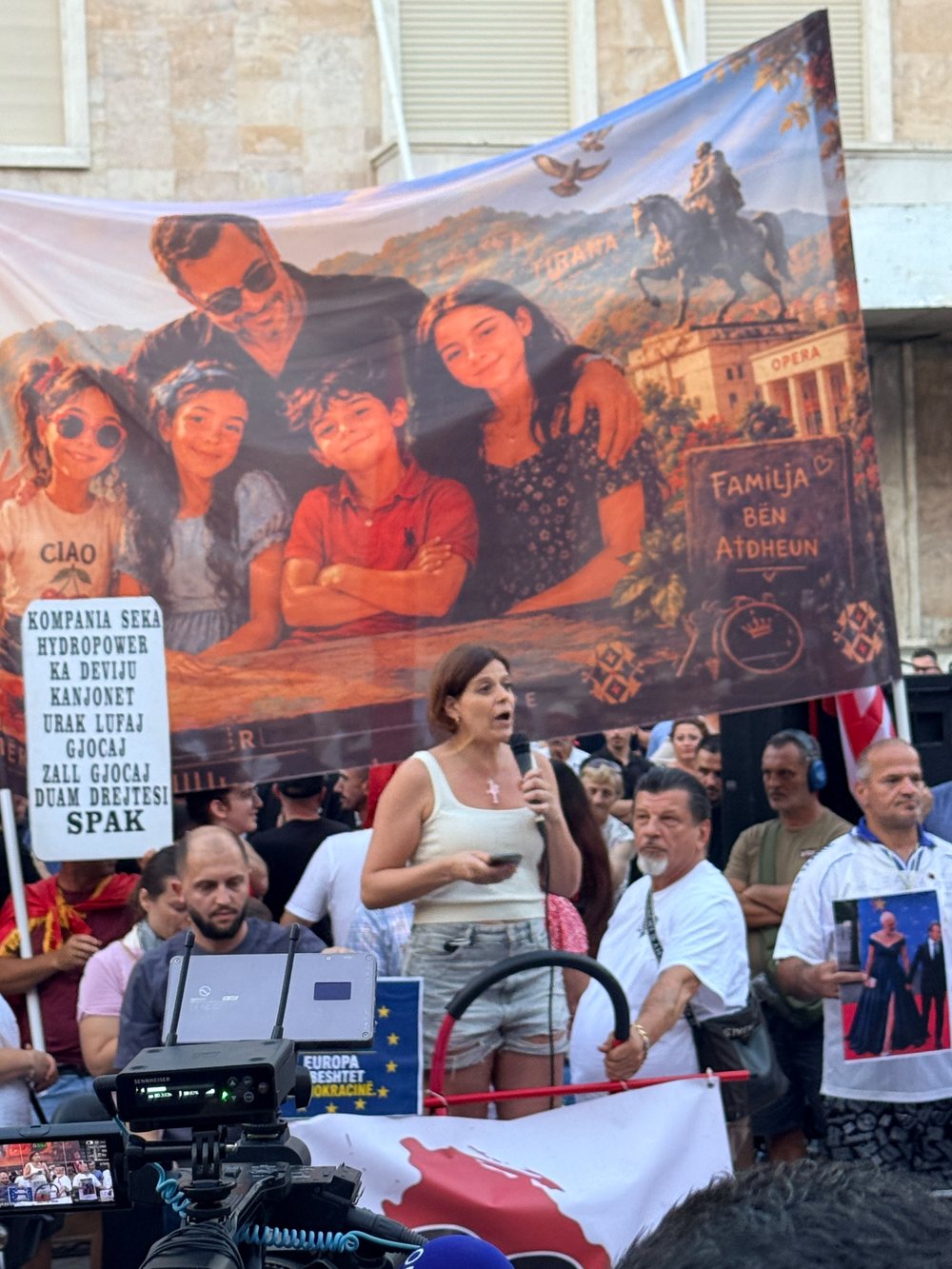 Dita e 28-t&euml; e protest&euml;s, eurodeputetja Ilaria Salis i bashkohet