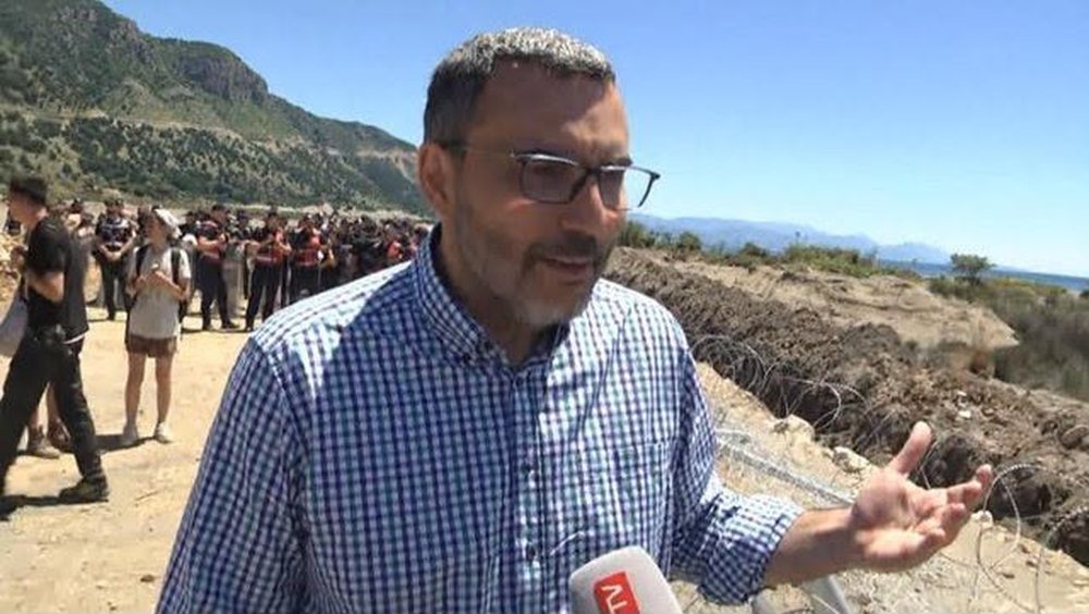 Arlind Qori n&euml; ball&euml; t&euml; protest&euml;s n&euml; Rrjoll: nuk mund