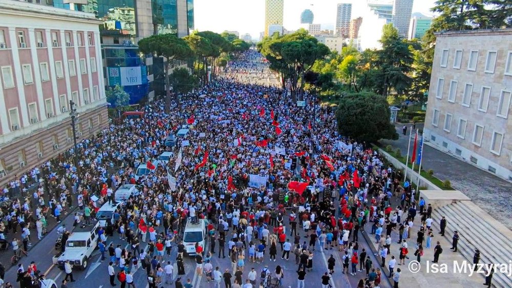 &ldquo;Organizatori i k&euml;saj proteste &euml;sht&euml; mllefi ndaj