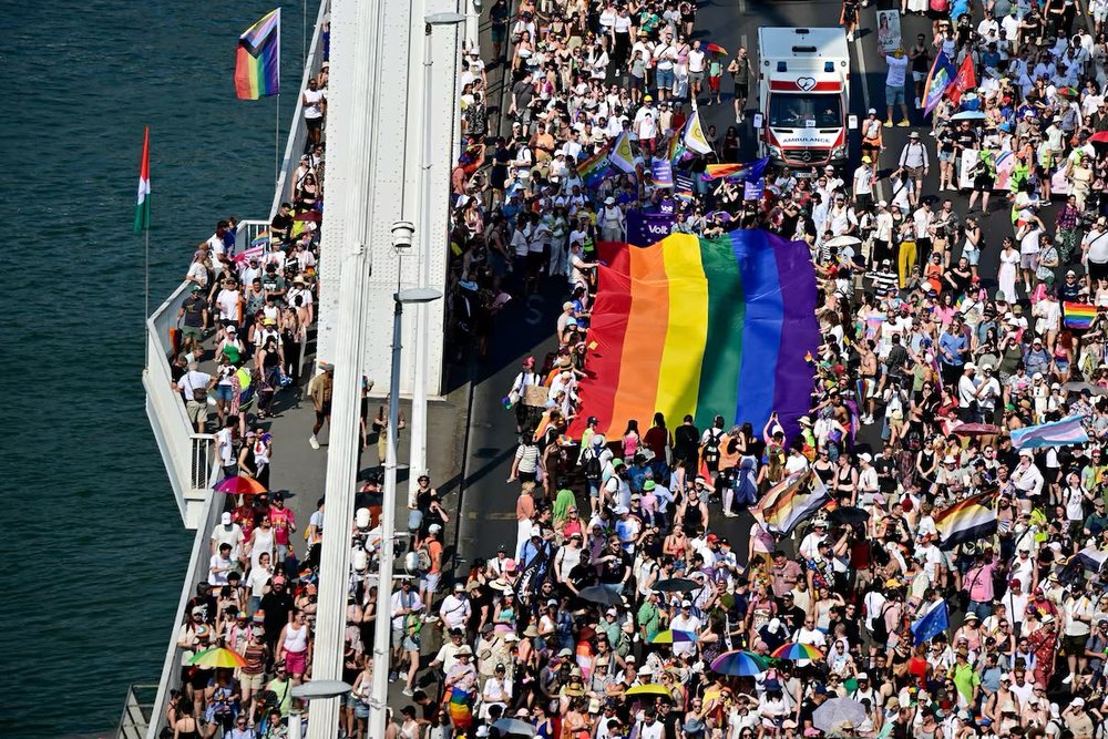 Mbi 10 mij&euml; persona n&euml; Budapest Pride, marshimi i par&euml; pas