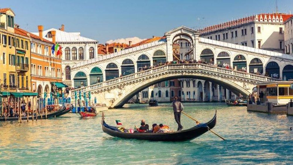 Venecia i shpall 'luft&euml;' turizmit masiv, kryebashkiaku i ri