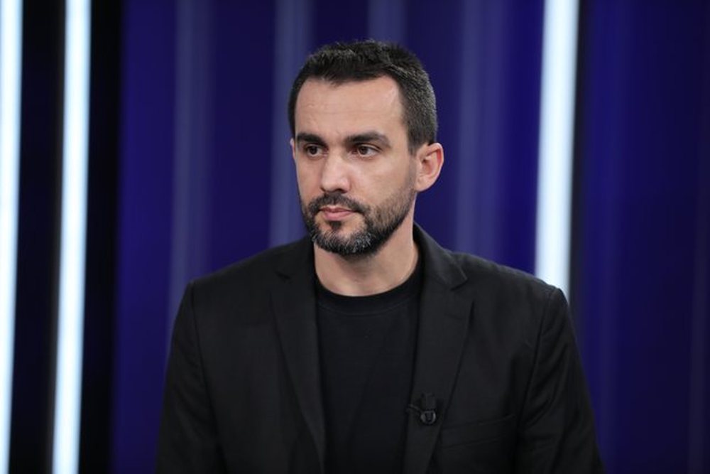 Lapaj jep receta: Protesta duhet t&euml; zhvillohet n&euml;n flamurin