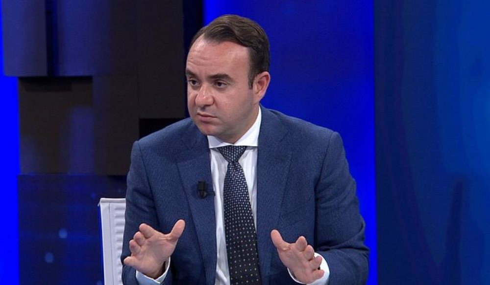 Klevis Balliu fton protestuesit t&euml; shkojn&euml; te Parlamenti: T&euml;