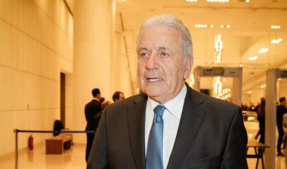 L&euml;shohet urdh&euml;r arrest p&euml;r Dimitris Avramopoulos n&euml;