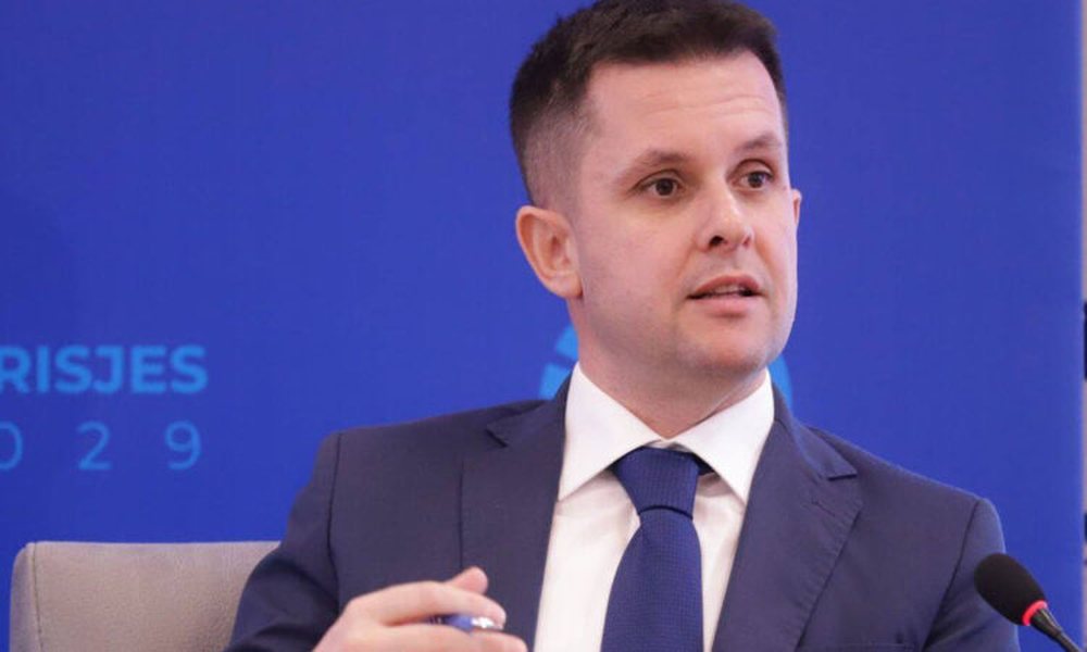 Protestat ndikojn&euml; edhe n&euml; PD? Alimehmeti: K&euml;rkesat e