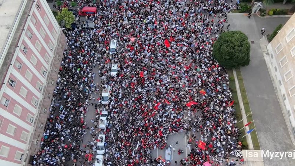 &ldquo;Rama dor&euml;heqje&rdquo; - protesta e dit&euml;s s&euml; shtat&euml;