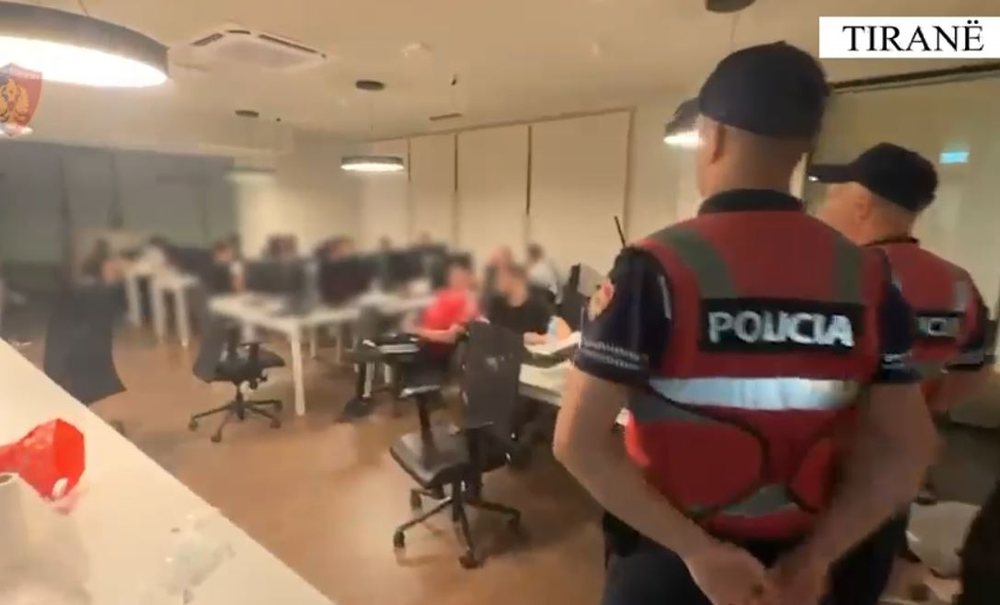 Zbulohet nj&euml; tjet&euml;r call center mashtrimi n&euml; Tiran&euml;, 4