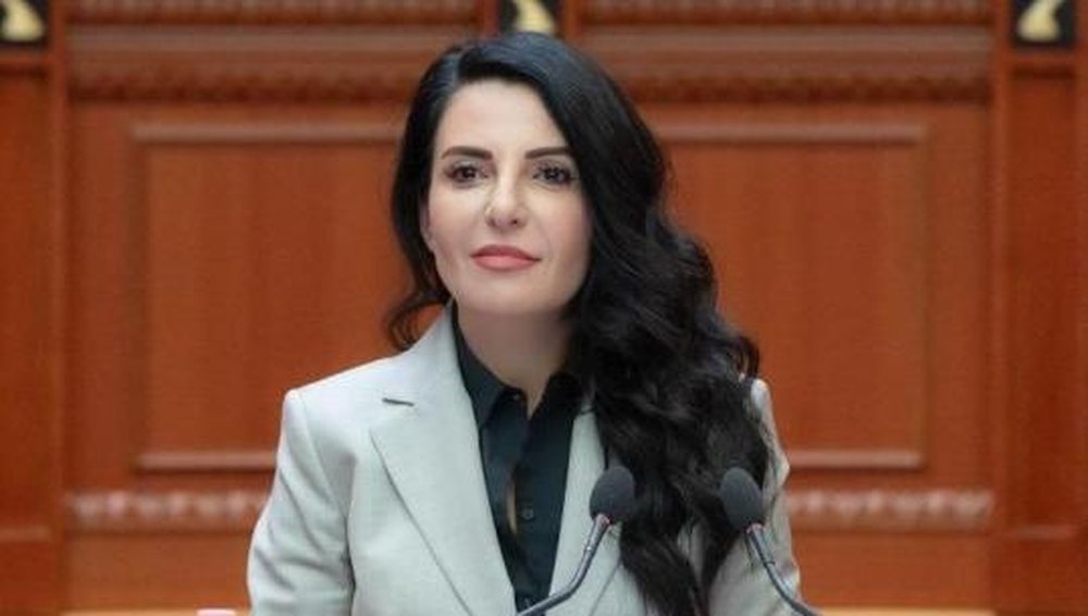 SPAK: Dy t&euml; besuarat e Belinda Ballukut ndryshuan kontrat&euml;n e