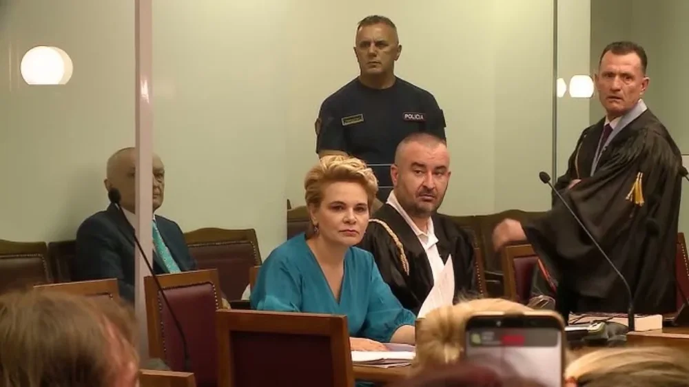 &Ccedil;ifti Meta - Kryemadhi p&euml;rplasje n&euml; seanc&euml;n e GJKKO.