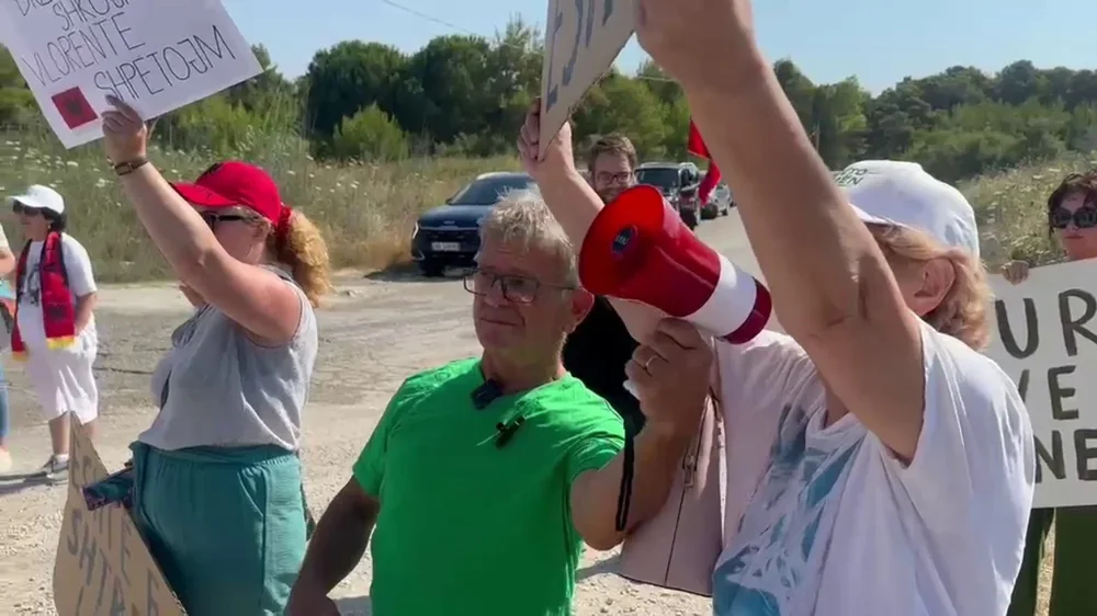 Protest&euml; tek Triporti i Vlor&euml;s kund&euml;r TEC-eve lundruese,