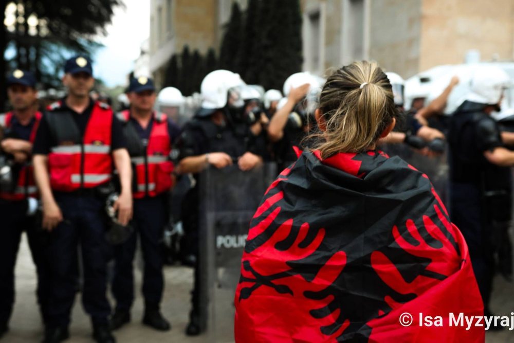 Protesta e shpres&euml;s, jo e frik&euml;s