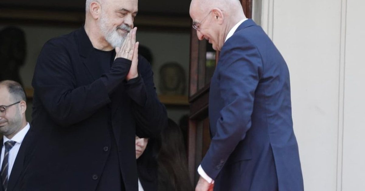 Nga përqafimet me Dendias te leksionet për Athinën  Rama kujtohet të zemërohet me Greqinë pas reagimit për Zvërnecin