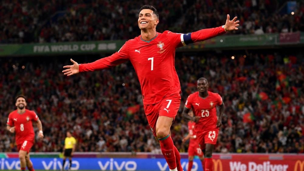 Ronaldo shkruan historin&euml; n&euml; Bot&euml;ror, vendos dy rekorde t&euml;