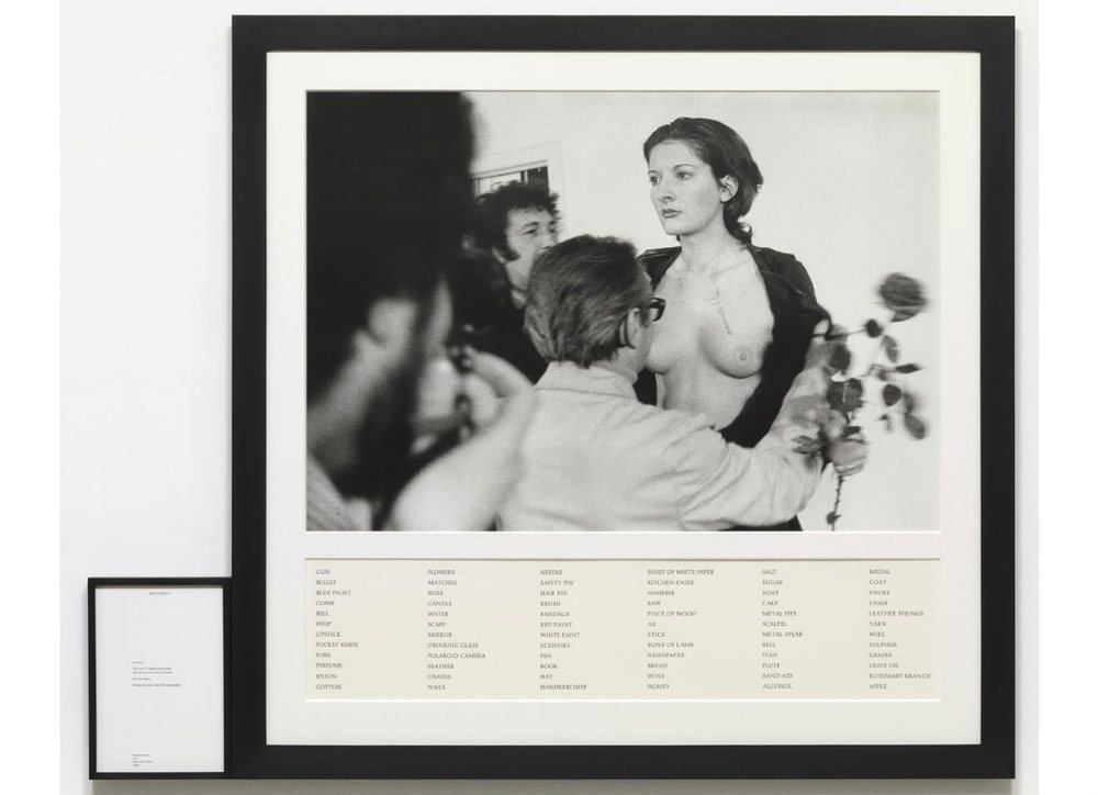 Kur Marina Abramović u b&euml; &ldquo;objekt&rdquo;: performanca q&euml;