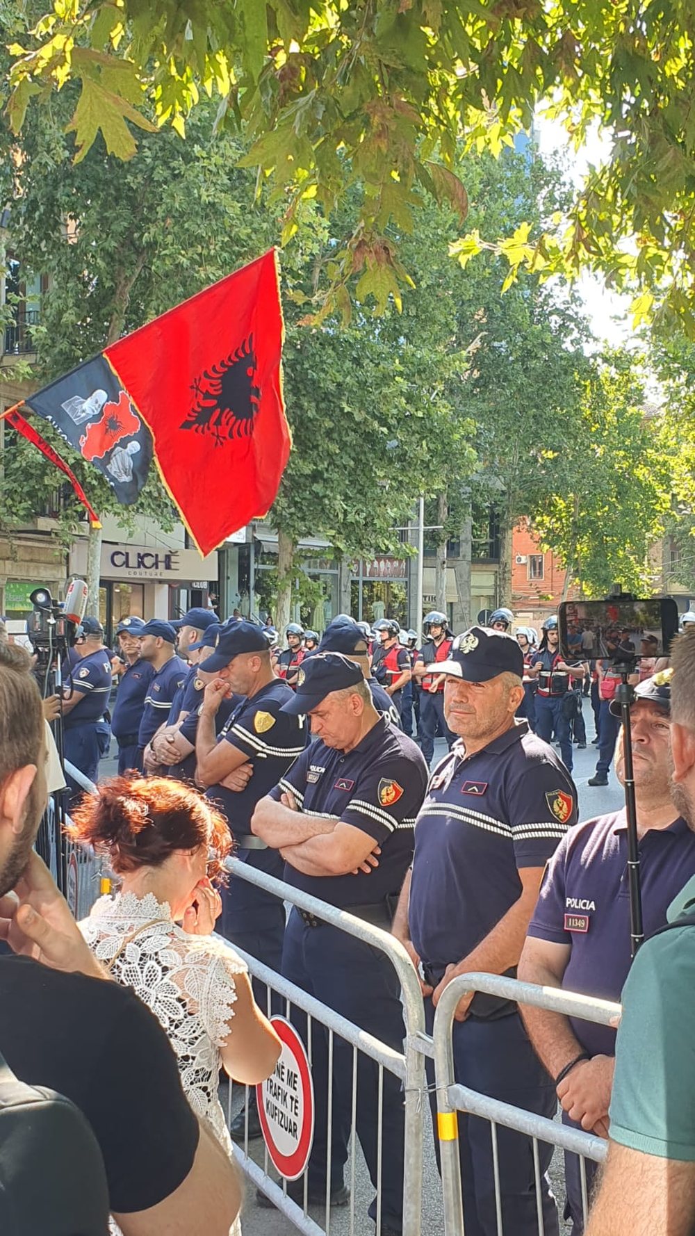 Protesta e 54-t para Kuvendit, tensione me policin&euml; pas bllokimit
