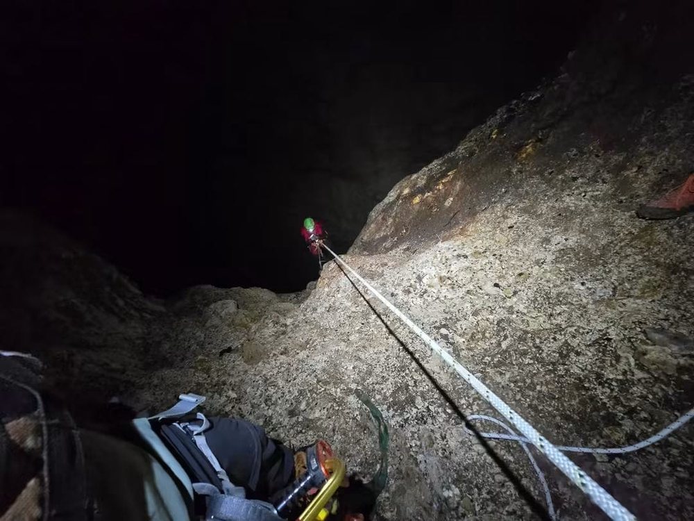 Rare discovery in Llogara, speleologists find a 70-meter-deep cave with wild