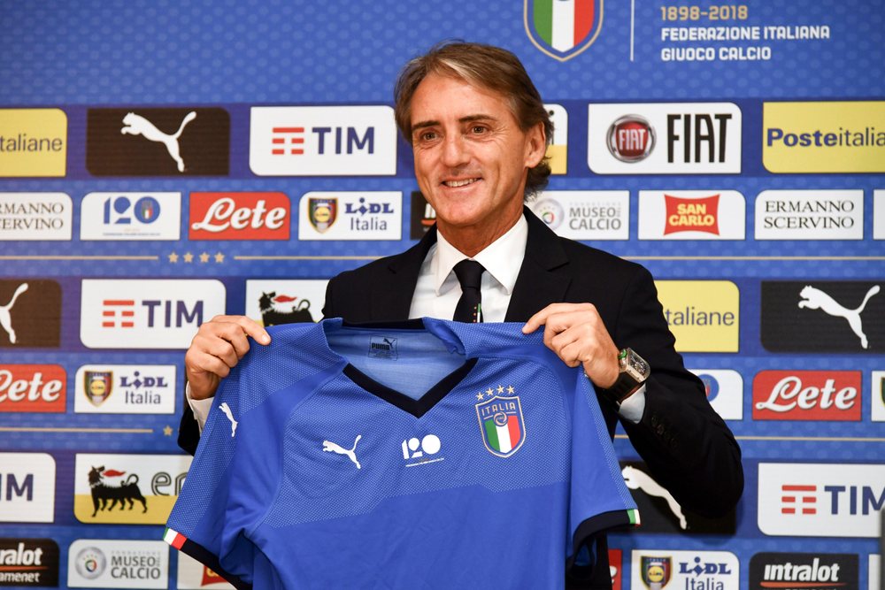 Zyrtare, Roberto Mancini rikthehet n&euml; krye t&euml; Komb&euml;tares