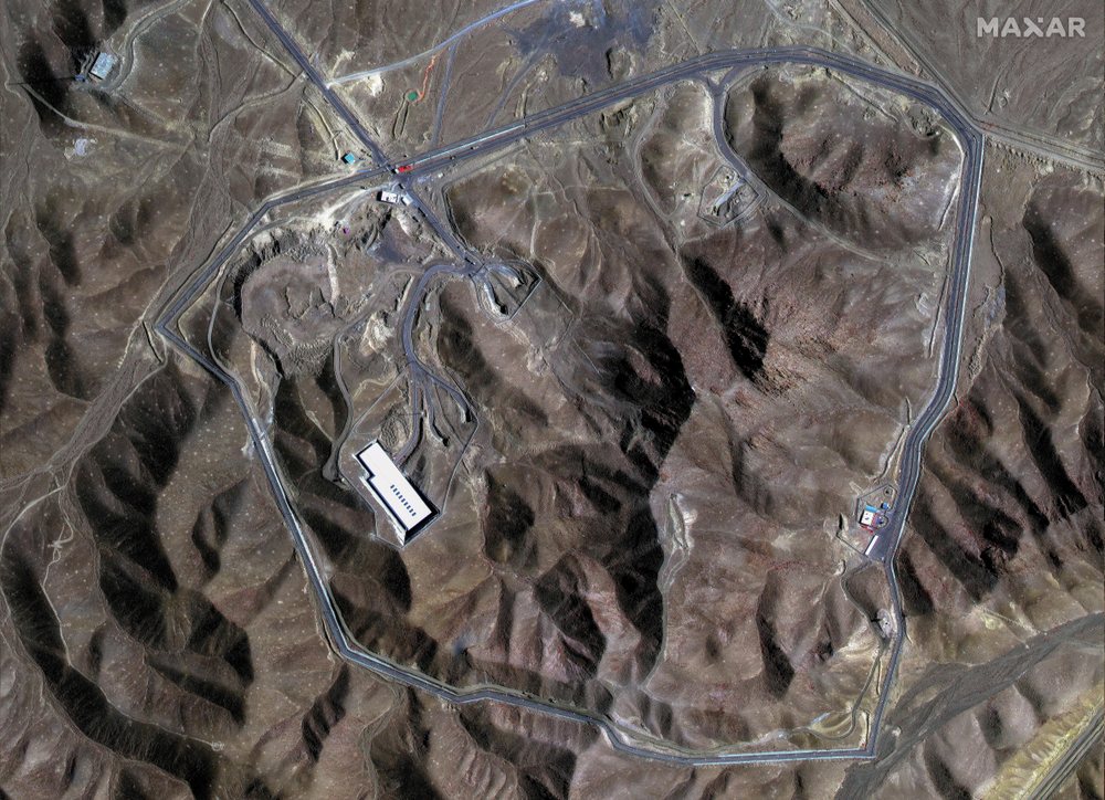 US considers ground operation in Iran, targets enriched uranium stockpiles