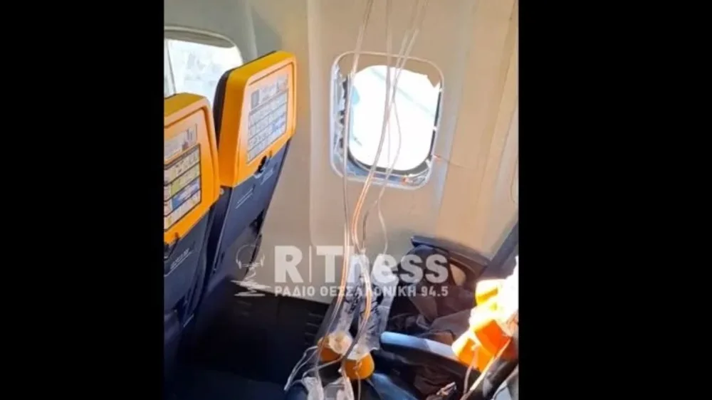 Defekt n&euml; avionin e Ryanair, ulje emergjente n&euml; Selanik! D&euml;mtohet