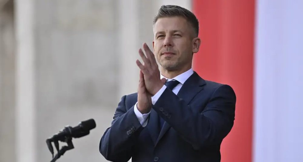 Magyar &ccedil;monton shtetin e Orban, ndryshon kushtetut&euml;n
