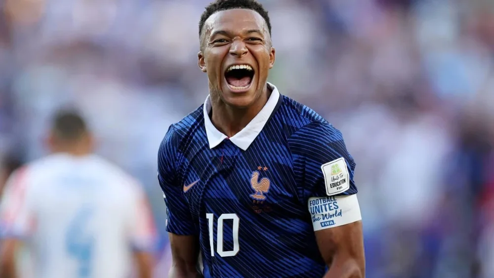 Mbapp&eacute; shkruan historin&euml;, b&euml;het golash&euml;nuesi m&euml; i