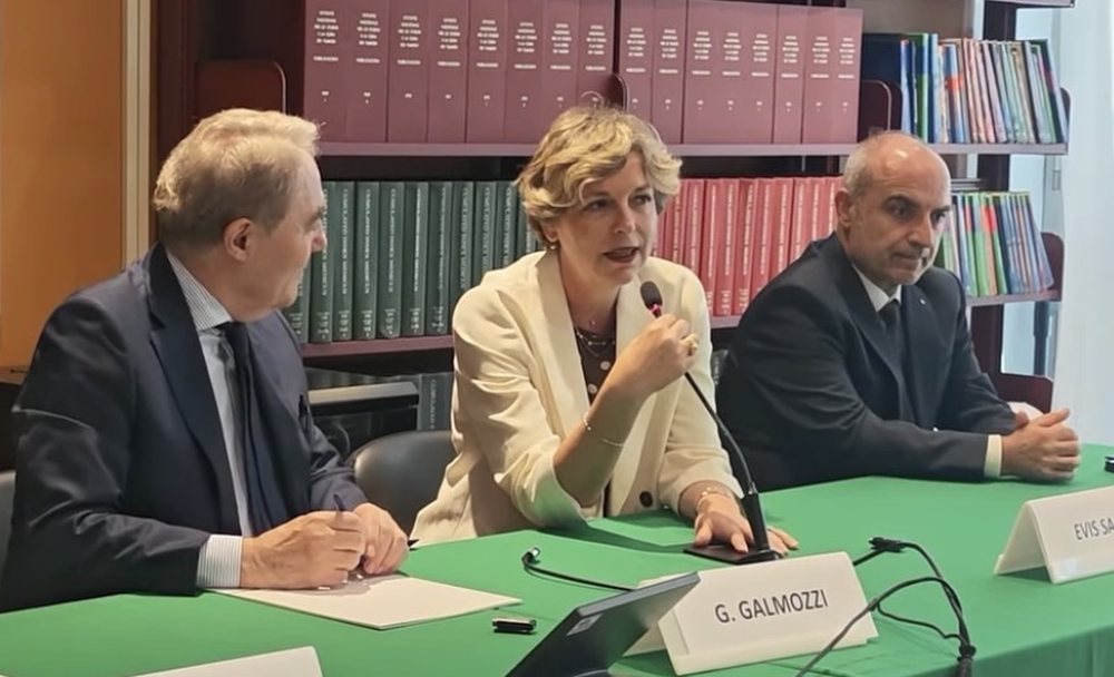 Evis Sala firmos memorandum me elit&euml;n europiane t&euml; onkologjis&euml;,