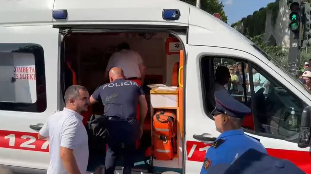 Six police officers injured during clashes at protest in front of Parliament