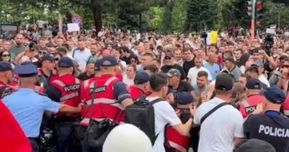 Gjykata e Tiran&euml;s shqyrton masat e siguris&euml; p&euml;r 19 protestuesit e