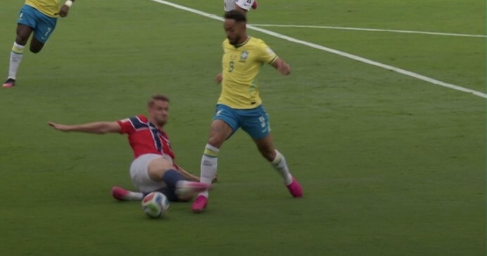 Brazili shp&euml;rdoron penalltin&euml;, Guimar&atilde;es ndalet nga Nyland