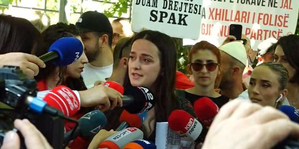 Protestuesit dor&euml;zojn&euml; &ldquo;Albanian Files&rdquo; n&euml; SPAK,