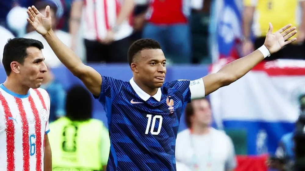Franca kalon n&euml; &ccedil;erekfinale, Mbappe vendos sfid&euml;n me penallti