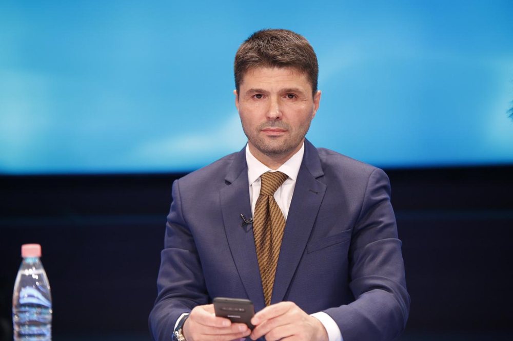 &ldquo;Islami politik&rdquo;: Nj&euml; etiket&euml; me gjuh&euml; koloniale