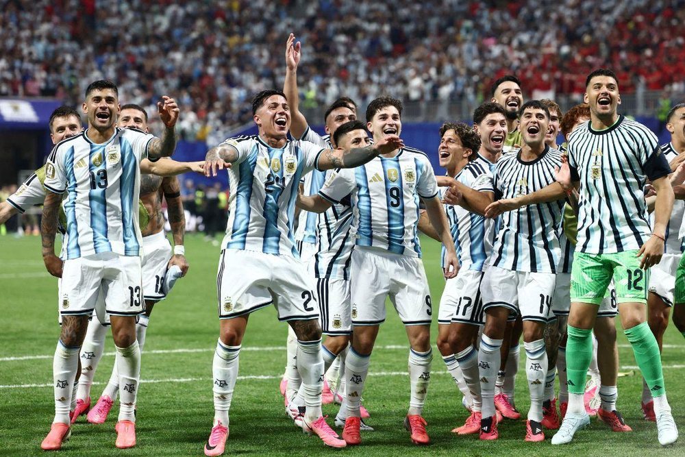 Argjentina thyen rezistenc&euml;n e Zvicr&euml;s n&euml; shtes&euml;, Messi me