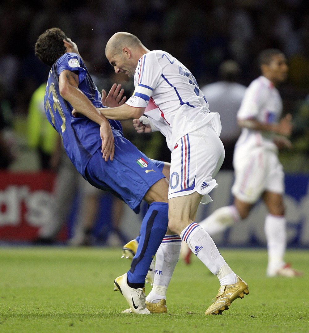 Zidane pranoi kartonin e kuq! Ish-gjyqtari i finales s&euml; Bot&euml;rorit 2006