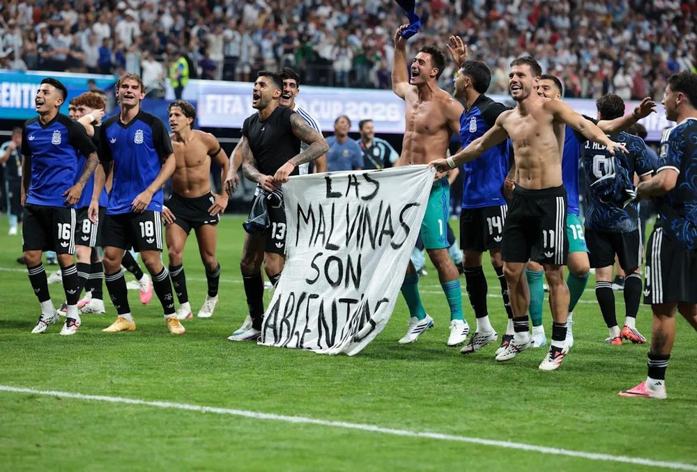 FIFA shqyrton nd&euml;shkimin e Argjentin&euml;s, lojtar&euml;t shfaq&euml;n