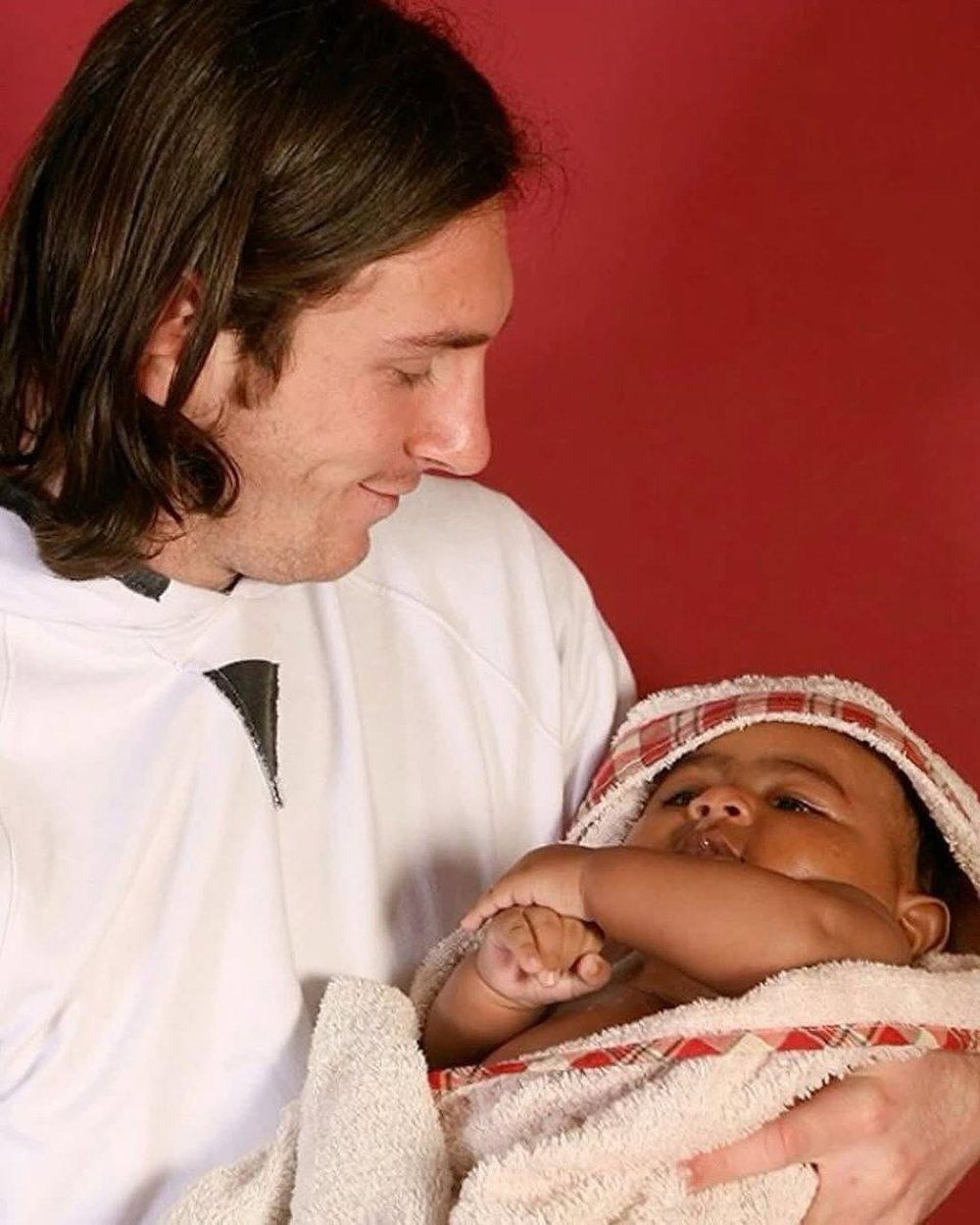 Messi faces history with Yamal: I held him in my arms when he was a baby, now we