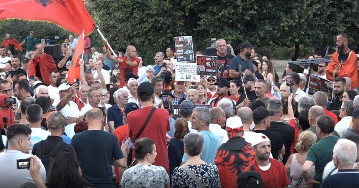 Dita e 42 të e protestës  qytetarët  Nuk ndalemi pa u larguar Rama dhe Berisha